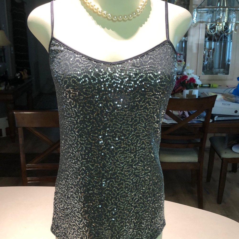 Sequin tank